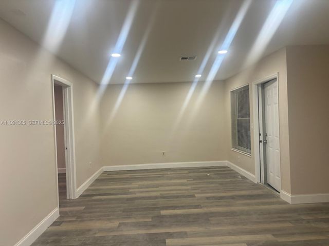 3033 NW 43rd Ave 106, Lauderdale Lakes, FL 33313