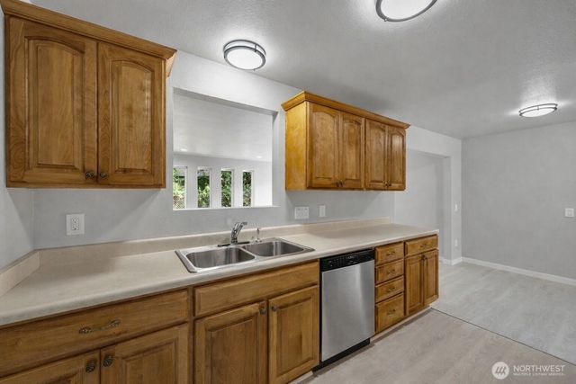 12833 9th Avenue SW, Burien, WA 98146