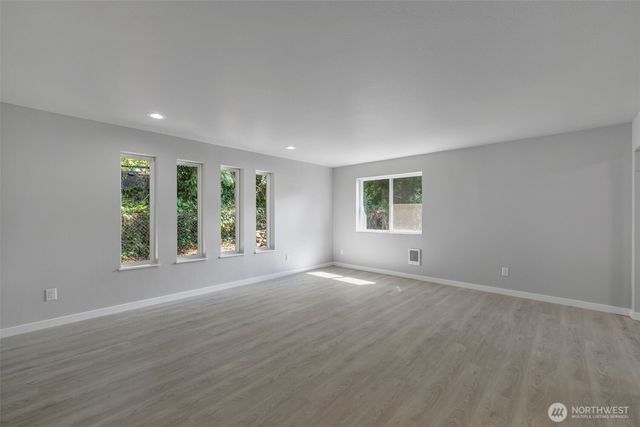 12833 9th Avenue SW, Burien, WA 98146