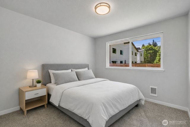12833 9th Avenue SW, Burien, WA 98146