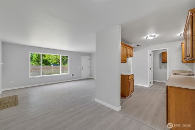 12833 9th Avenue SW, Burien, WA 98146