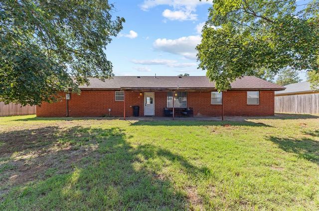 514 Oak Drive, Weatherford, OK 73096
