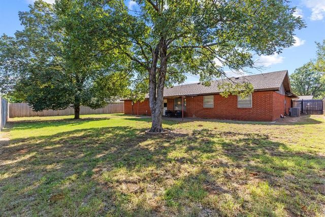 514 Oak Drive, Weatherford, OK 73096