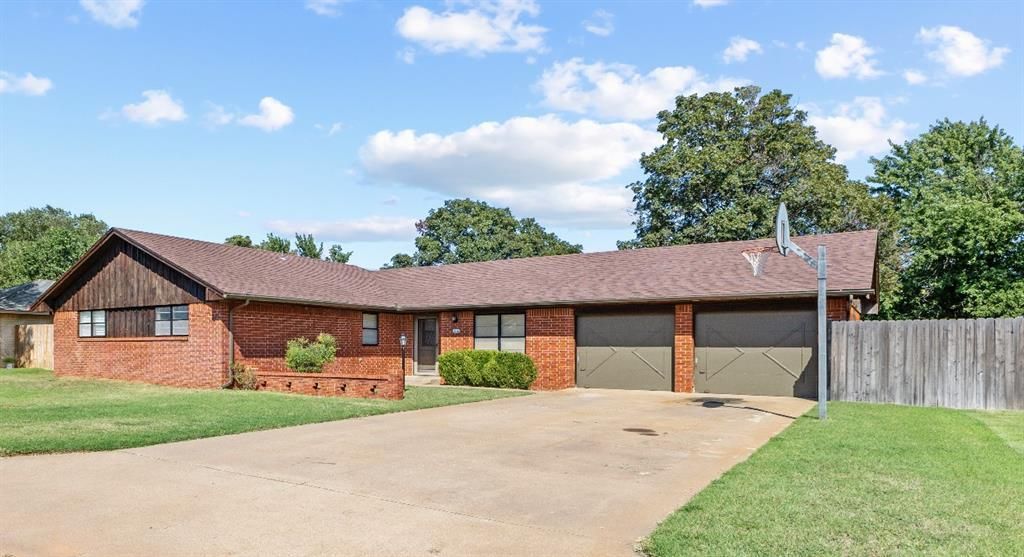 514 Oak Drive, Weatherford, OK 73096