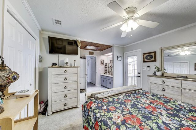 104 Fairoaks Drive, Crestview, FL 32539