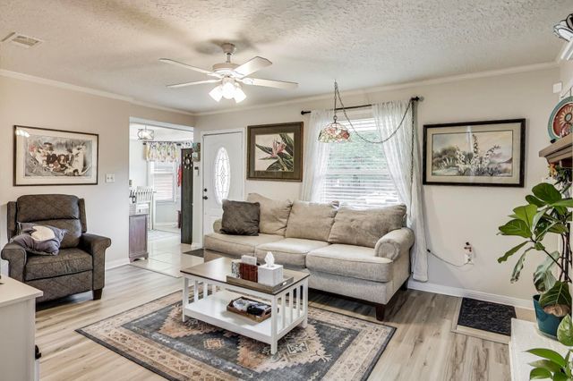 104 Fairoaks Drive, Crestview, FL 32539