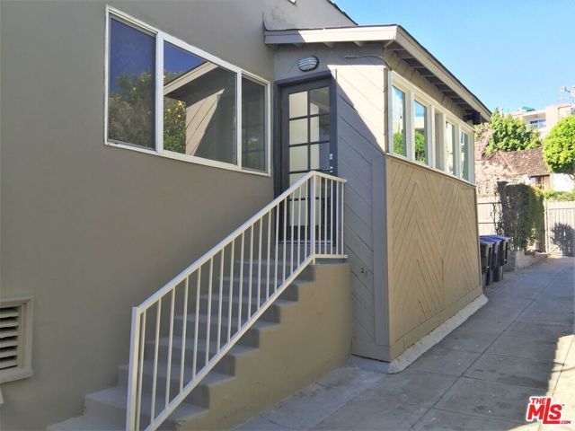 8538 W West Knoll Drive, West Hollywood, CA 90069