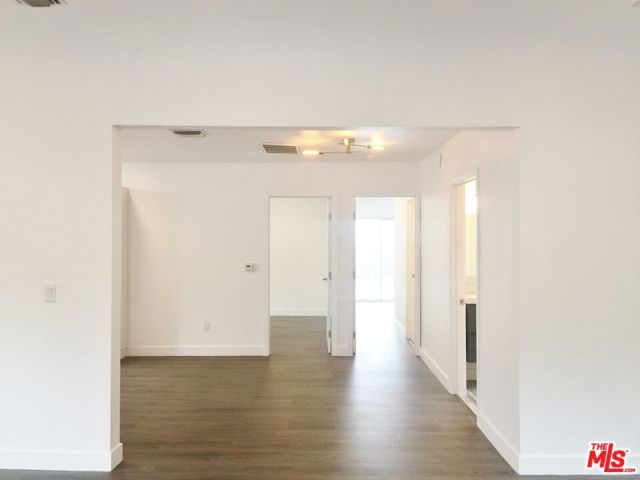 8538 W West Knoll Drive, West Hollywood, CA 90069
