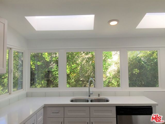8538 W West Knoll Drive, West Hollywood, CA 90069