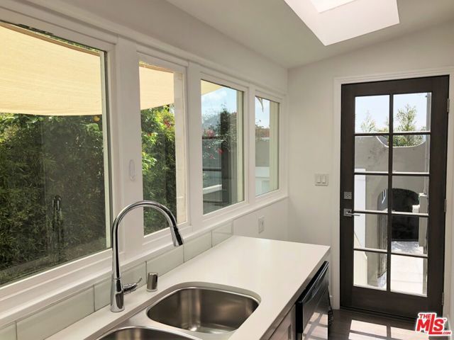 8538 W West Knoll Drive, West Hollywood, CA 90069