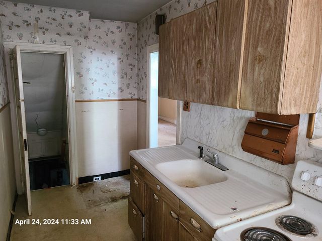 6445 DICKS AVE, Philadelphia, PA 19142