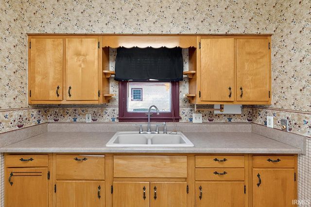 1205 West Avenue, Goshen, IN 46526