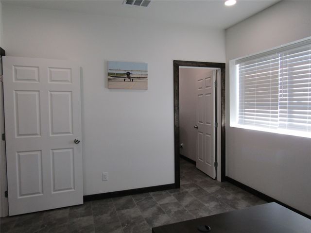 1324 N Main Street, Paris, TX 75460