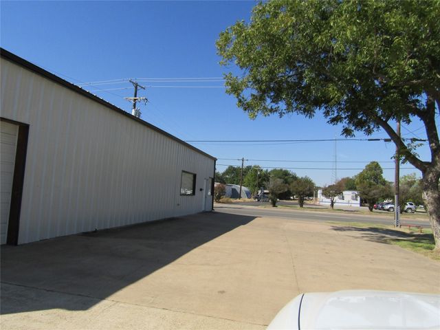 1324 N Main Street, Paris, TX 75460