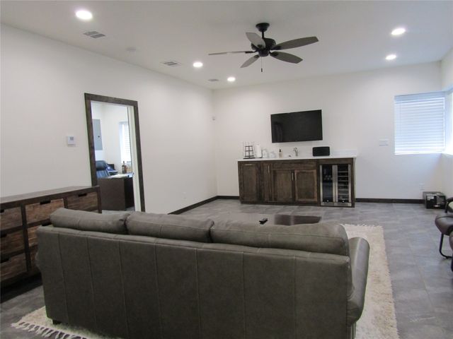 1324 N Main Street, Paris, TX 75460