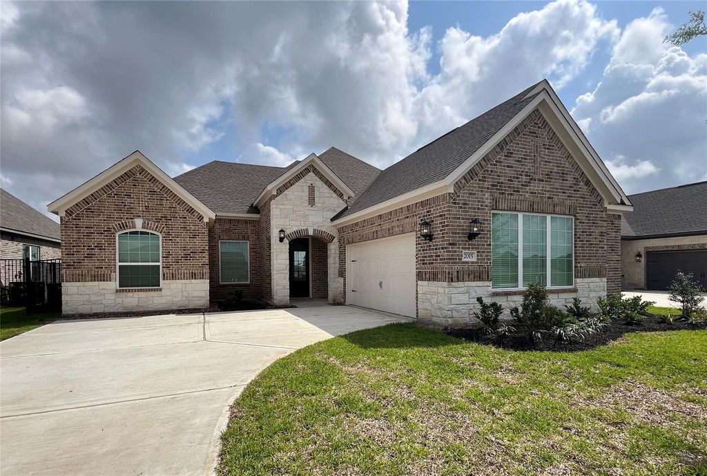 2015 Tioga View Drive, Iowa Colony, TX 77583