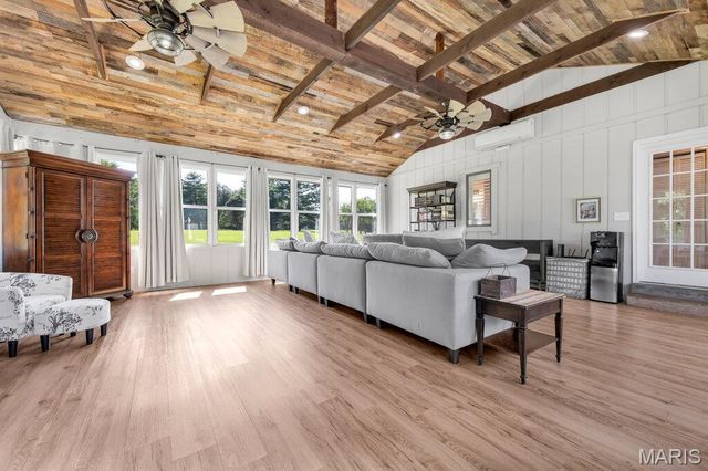 2 Bridal Oak Court, O'fallon, MO 63366