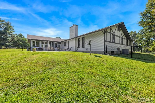 2 Bridal Oak Court, O'fallon, MO 63366