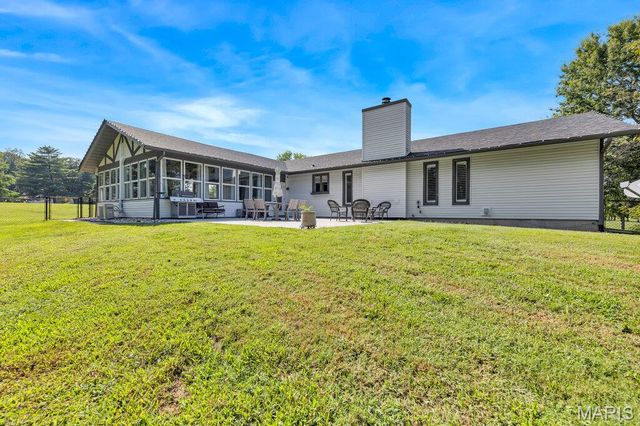 2 Bridal Oak Court, O'fallon, MO 63366