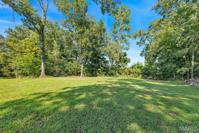 2 Bridal Oak Court, O'fallon, MO 63366