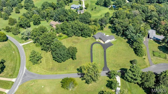 2 Bridal Oak Court, O'fallon, MO 63366