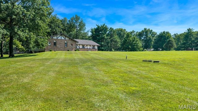 2 Bridal Oak Court, O'fallon, MO 63366