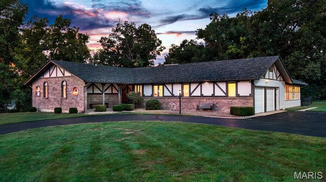 2 Bridal Oak Court, O'fallon, MO 63366