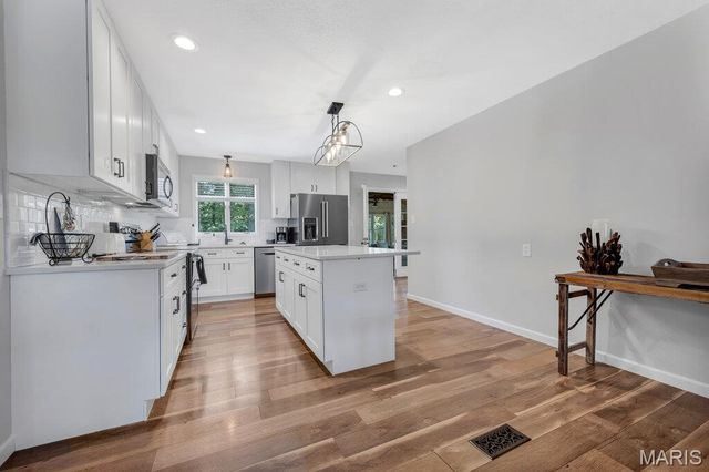 2 Bridal Oak Court, O'fallon, MO 63366