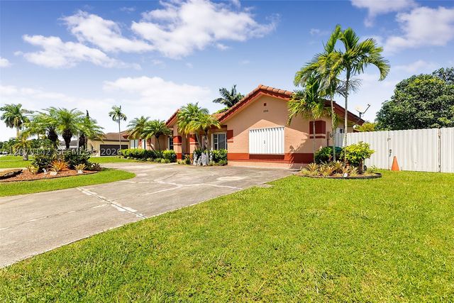 15735 SW 153rd Ave, Miami, FL 33187