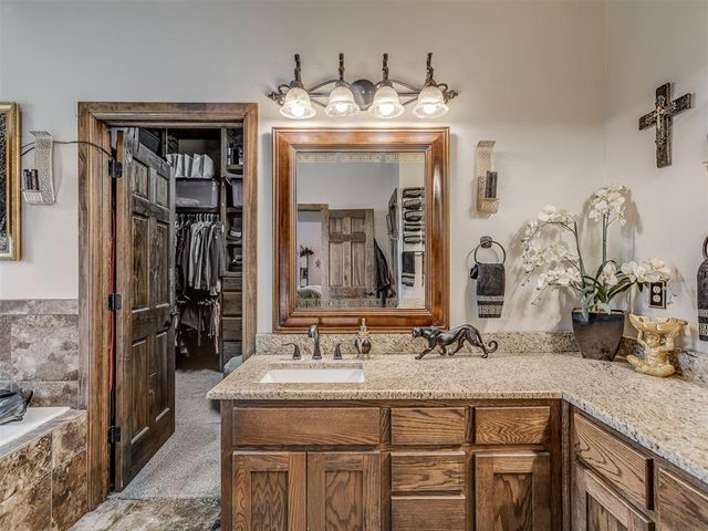 13630 S Kelly Avenue, Edmond, OK 73025