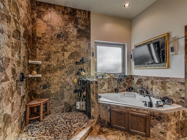 13630 S Kelly Avenue, Edmond, OK 73025