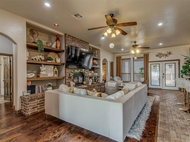 13630 S Kelly Avenue, Edmond, OK 73025