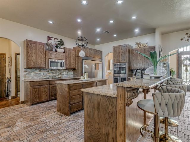 13630 S Kelly Avenue, Edmond, OK 73025