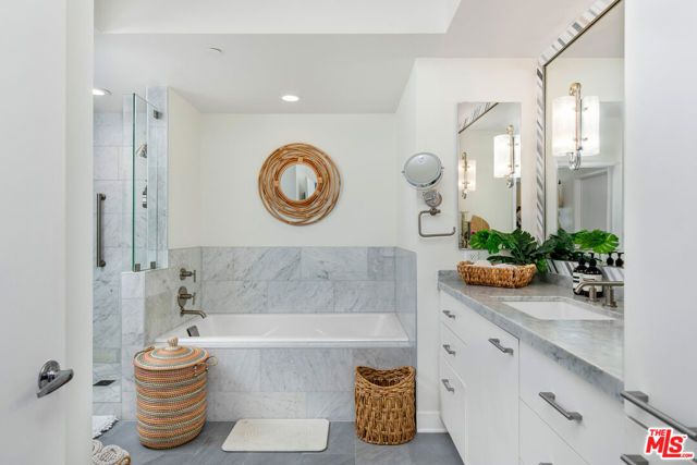 13600 MARINA POINTE Drive 812, Marina Del Rey, CA 90292