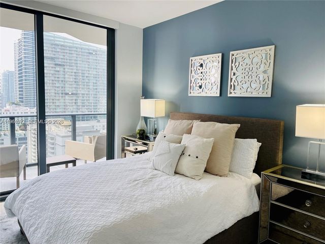 45 SW 9th St 2003, Miami, FL 33130