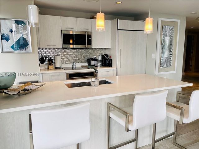 45 SW 9th St 2003, Miami, FL 33130