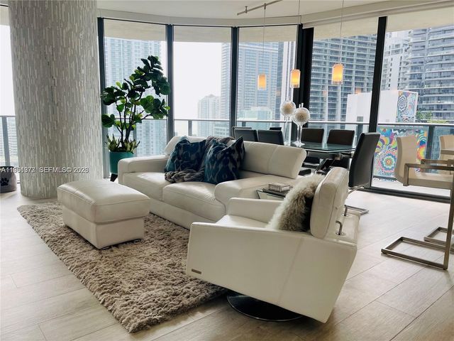 45 SW 9th St 2003, Miami, FL 33130