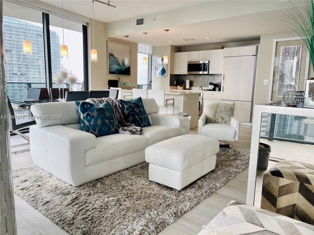 45 SW 9th St 2003, Miami, FL 33130