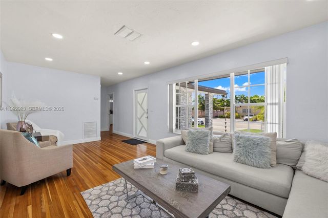 8631 SW 16th Ter, Miami, FL 33155