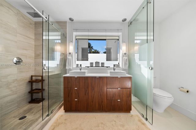 45 SW 19th Rd, Miami, FL 33129