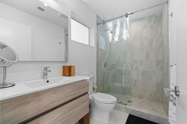 45 SW 19th Rd, Miami, FL 33129