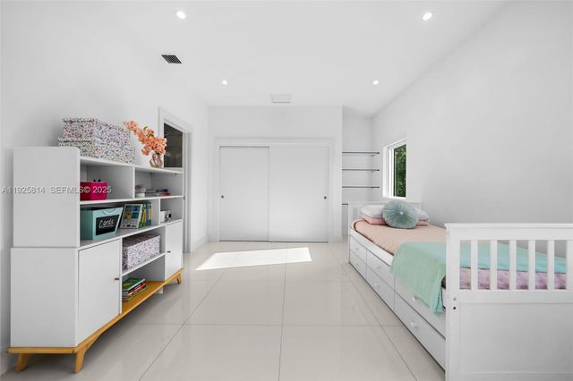 45 SW 19th Rd, Miami, FL 33129