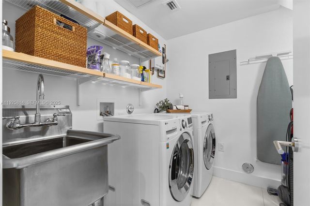 45 SW 19th Rd, Miami, FL 33129