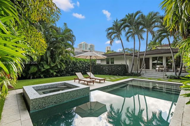 45 SW 19th Rd, Miami, FL 33129