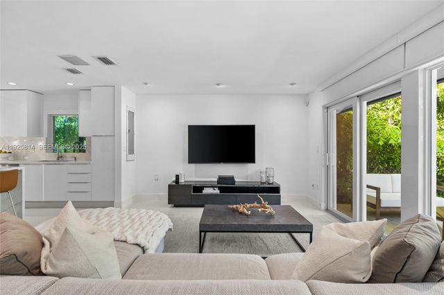 45 SW 19th Rd, Miami, FL 33129