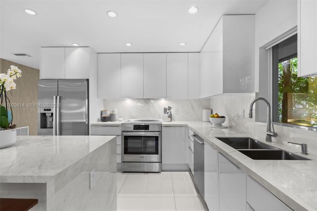 45 SW 19th Rd, Miami, FL 33129