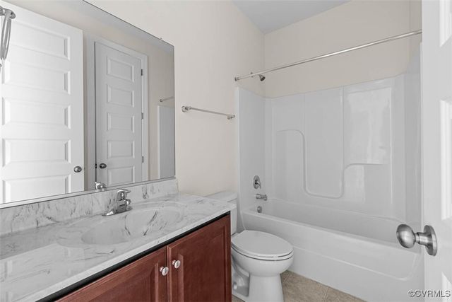 11542 Sinker Creek Dr, Chester, VA 23836