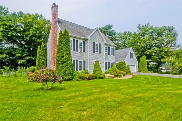 17 Palley Village Pl, Amherst, MA 01002