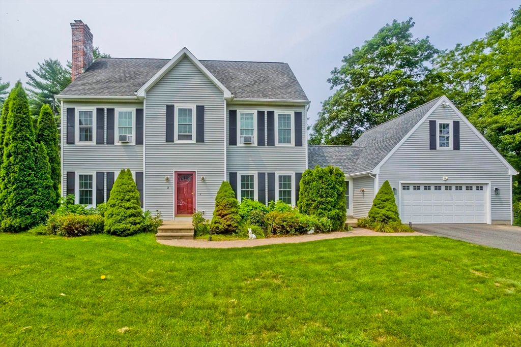 17 Palley Village Pl, Amherst, MA 01002