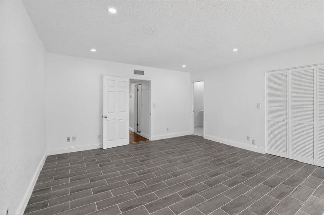 11556 NW 1st Street, Plantation, FL 33325